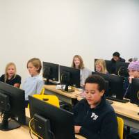 students using the computer lab at GVSU